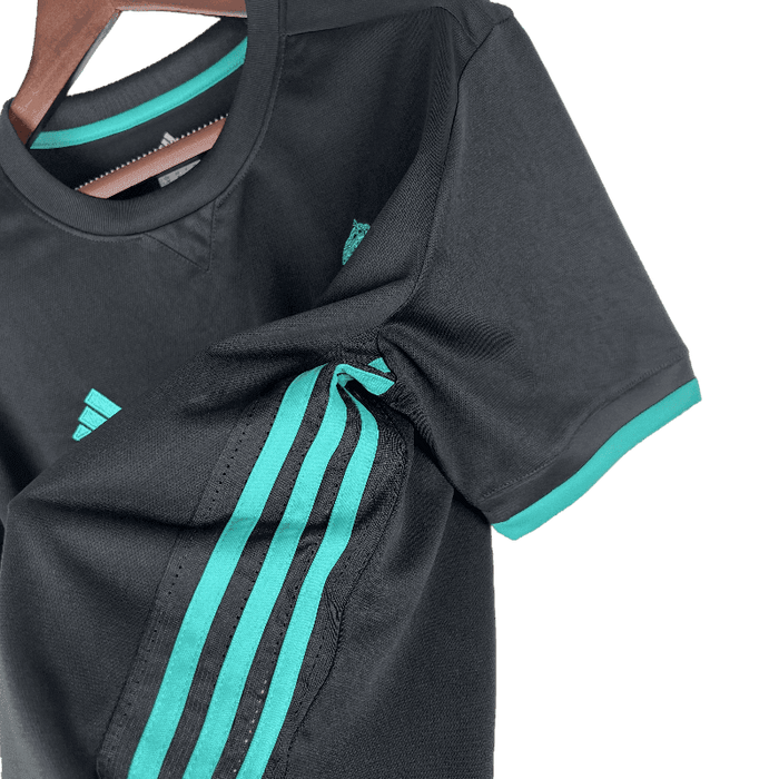 Real Madrid Retro 2017/18 Visitante